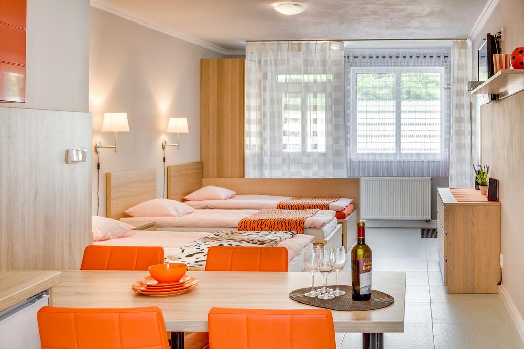 Apartements Studio 964 Líbeznice Buitenkant foto